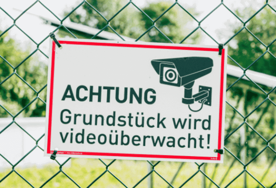 Achtung-Schild